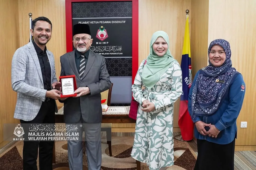 Bahagia 17 Tahun Kahwin, Selain Ligat Bisnes Khai Rosma Ada Badan Amal Sendiri Bantu Orang Memerlukan!