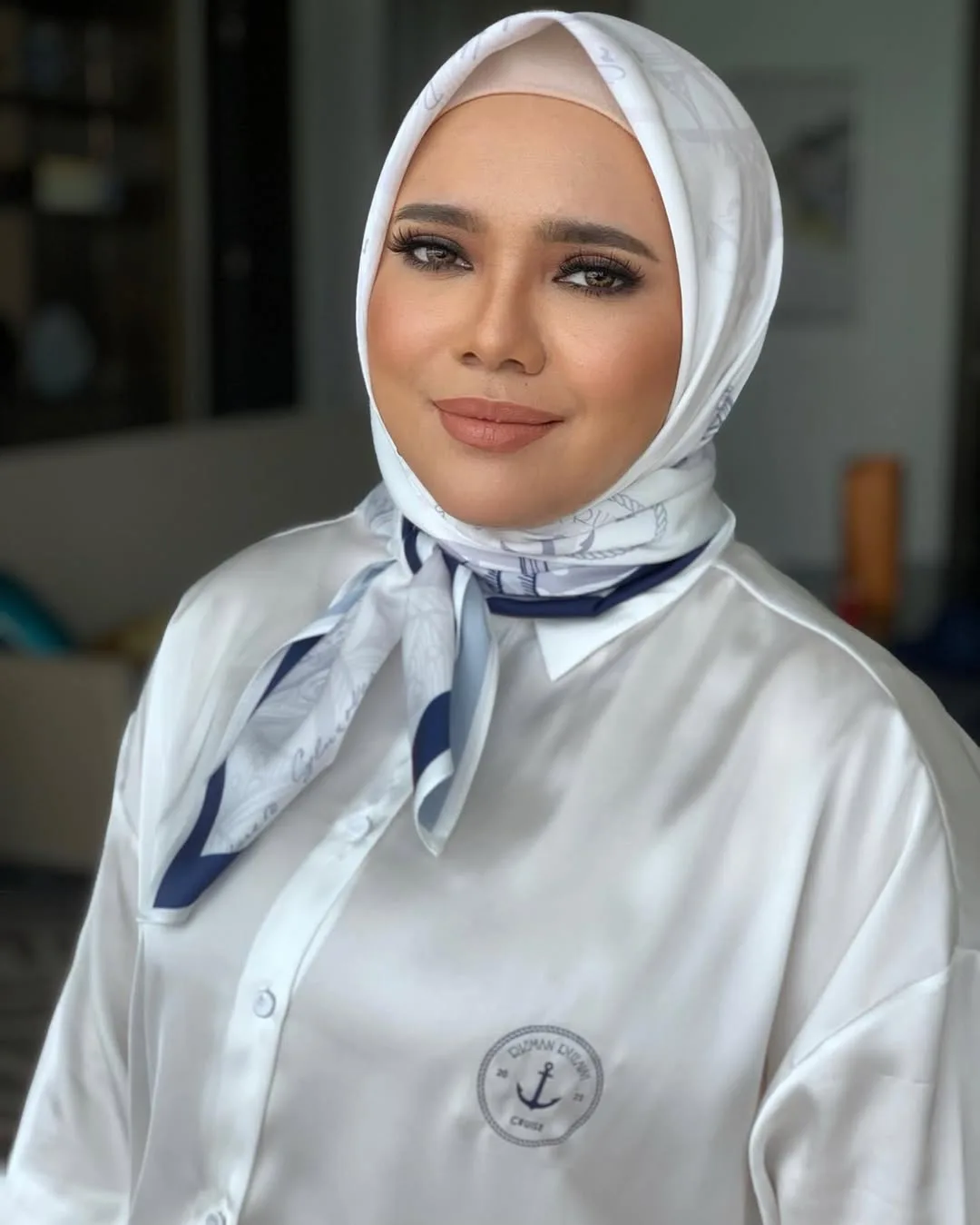 Ada ‘Master’ Ekonomi & Dibesarkan Dengan Didikan Agama Yang Baik, Terpikat Kesederhanaan Isteri Designer Ini!