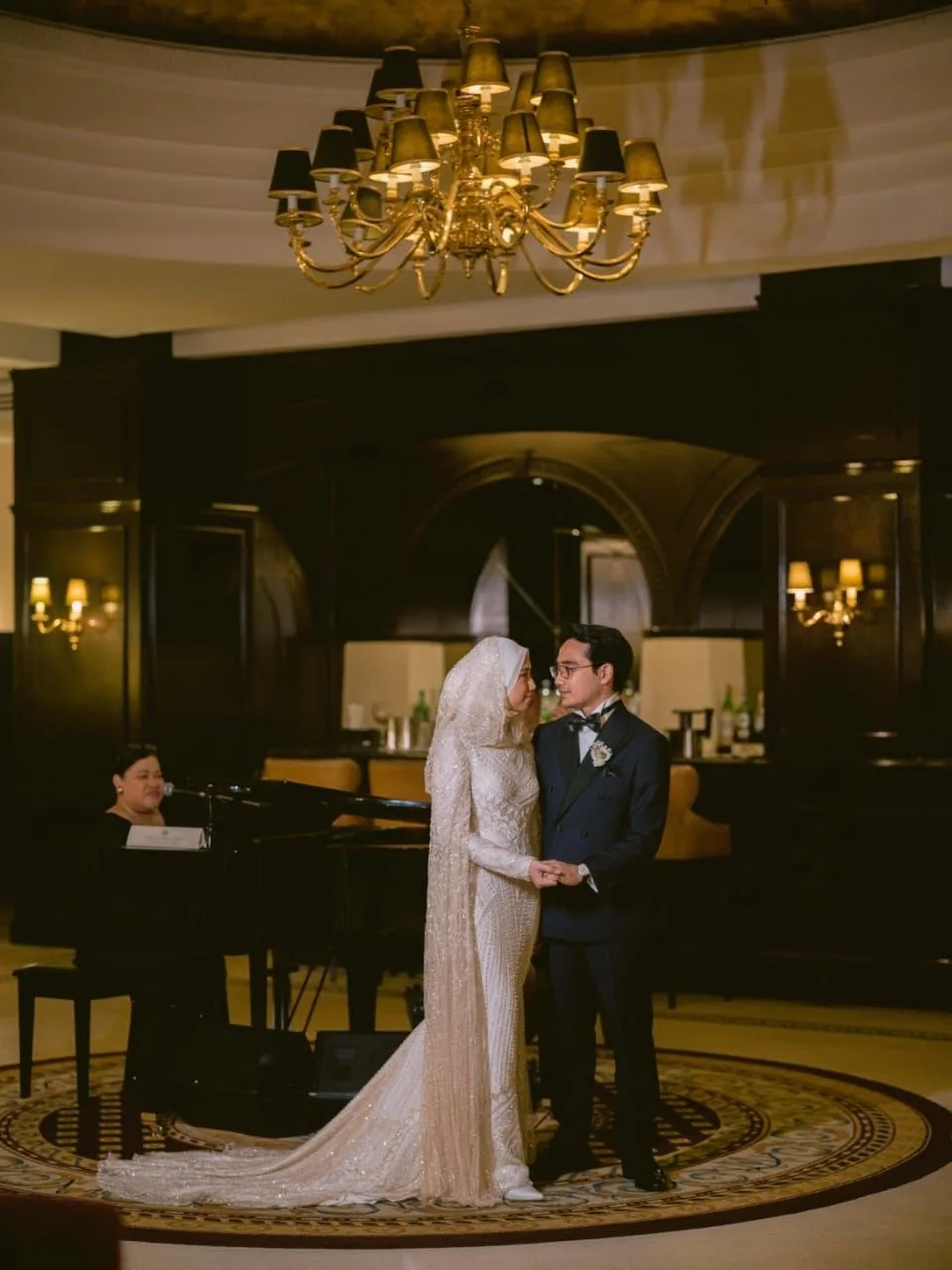 Malam Resepsi Perkahwinan Aazief & Izza Berkonsepkan Venice, Pelamin Mewah Saksi Cinta Abadi