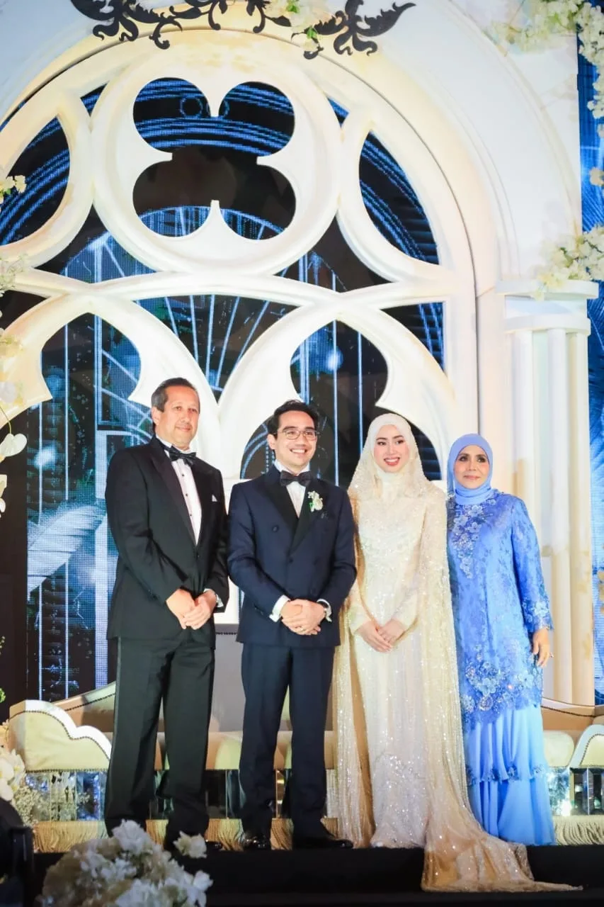 Malam Resepsi Perkahwinan Aazief & Izza Berkonsepkan Venice, Pelamin Mewah Saksi Cinta Abadi