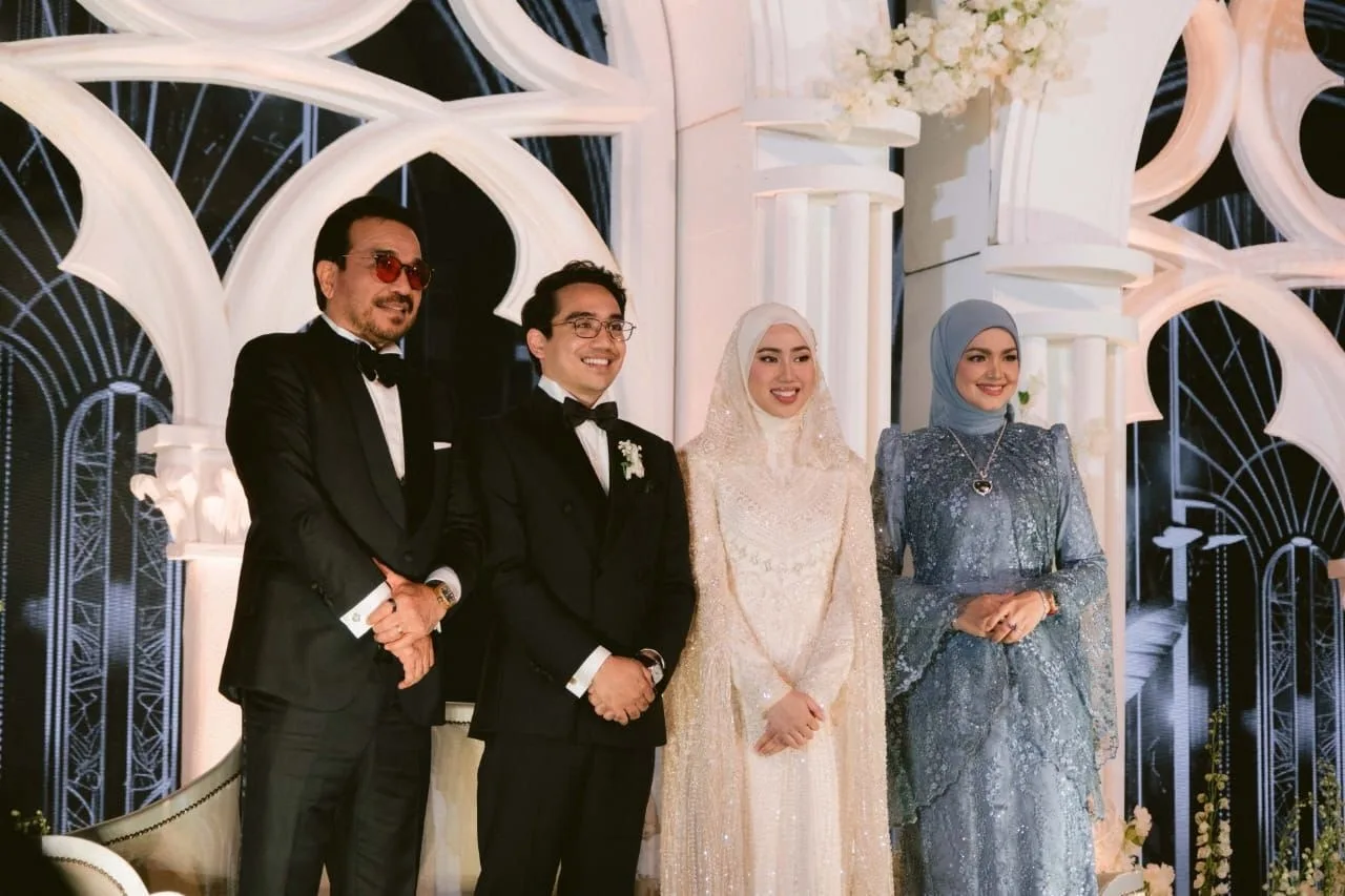 Malam Resepsi Perkahwinan Aazief & Izza Berkonsepkan Venice, Pelamin Mewah Saksi Cinta Abadi