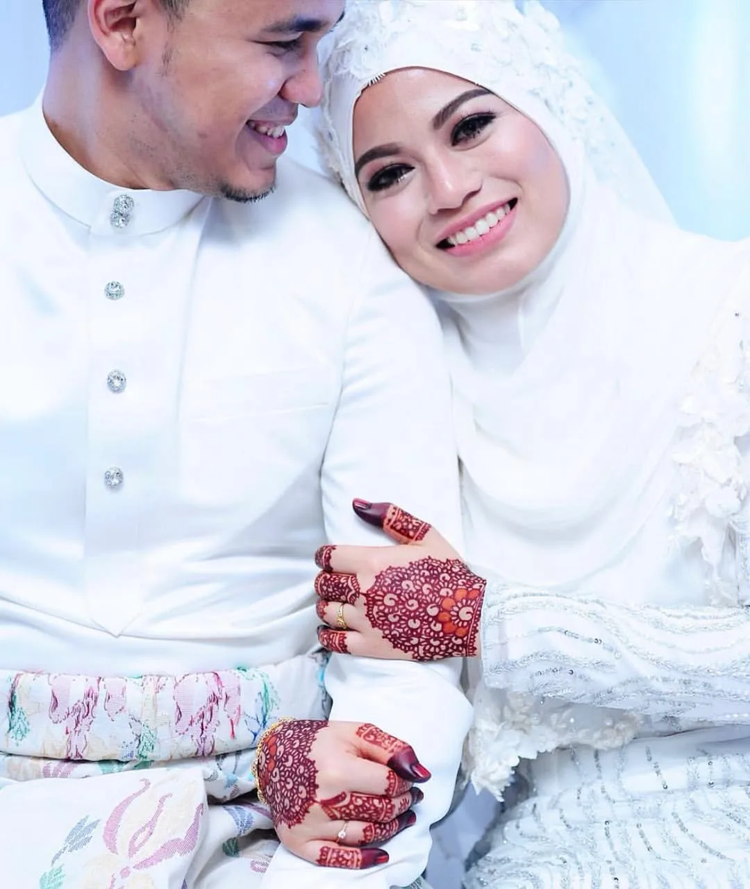 Usia Perkahwinan Cecah Sedekad, Haziq Rosebi Titip Ucapan Buat Isteri Sempena Anniversary!