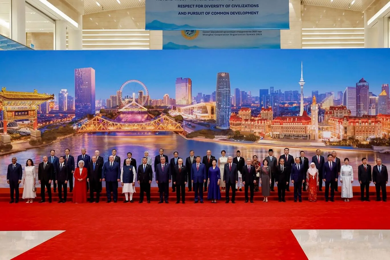 Pesona Isteri PM Pakai Baju Kebaya Batik Kelantan ke China, Gaya Dato’ Seri Dr Wan Azizah Tuai Pujian