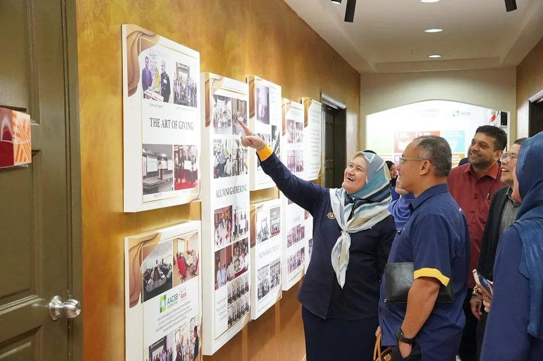 Anak Tanah Merah, Kelantan Dilantik Akauntan Negara, Zainani Jusoh Urus Wang Amanah Rakyat