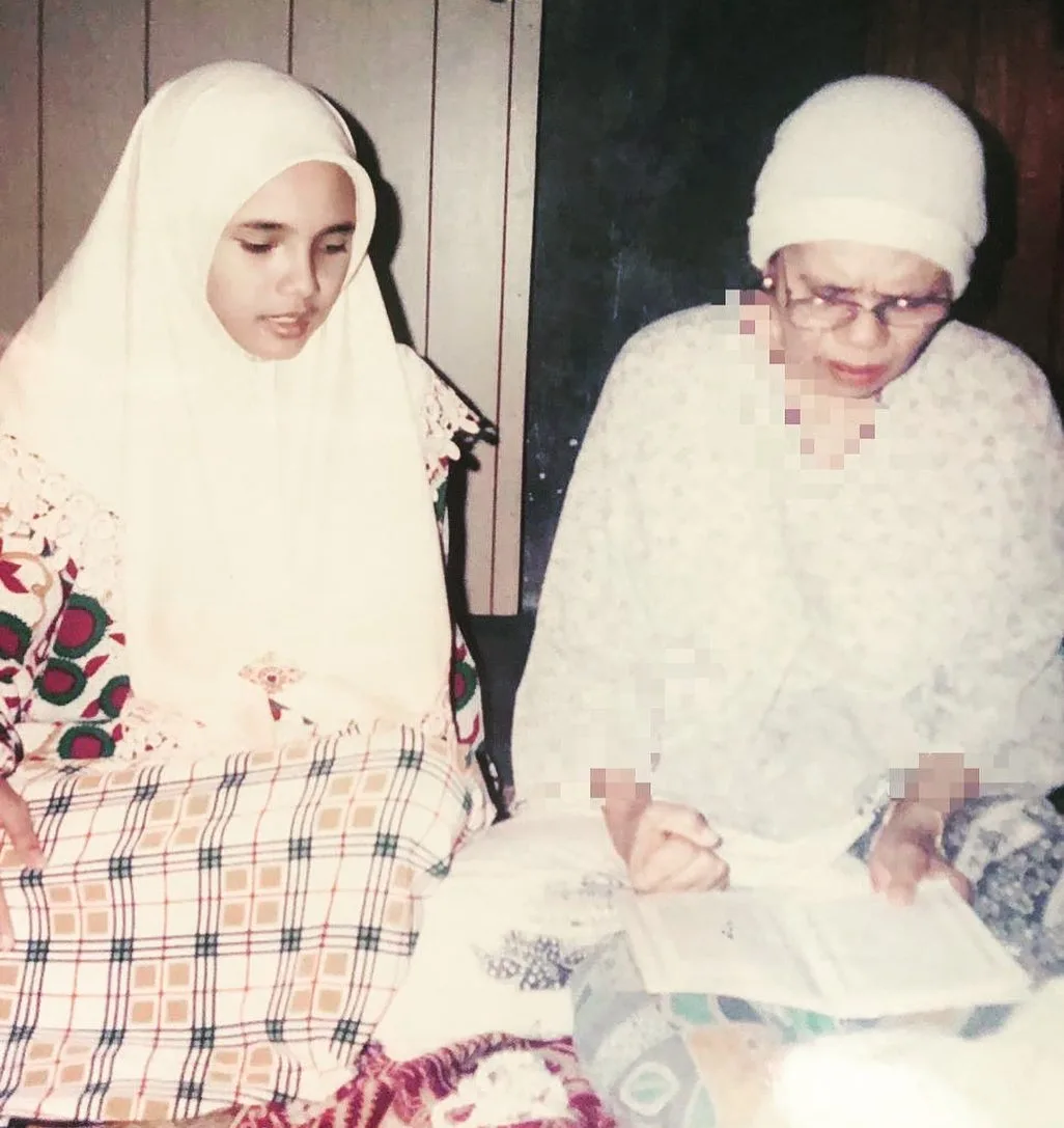 Ada ‘Master’ Ekonomi & Dibesarkan Dengan Didikan Agama Yang Baik, Terpikat Kesederhanaan Isteri Designer Ini! 17 Ada ‘Master’ Ekonomi & Dibesarkan Dengan Didikan Agama Yang Baik, Terpikat Kesederhanaan Isteri Designer Ini!