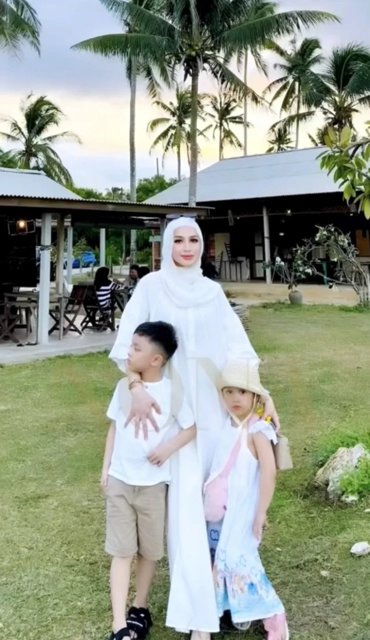 Bahagia Tinggal Bersama Keluarga Mentua, Datin Niena Baharun Titip Nasihat Jadilah Menantu Yang Beradab 47 Bahagia Tinggal Bersama Keluarga Mentua, Datin Niena Baharun Titip Nasihat Jadilah Menantu Yang Beradab