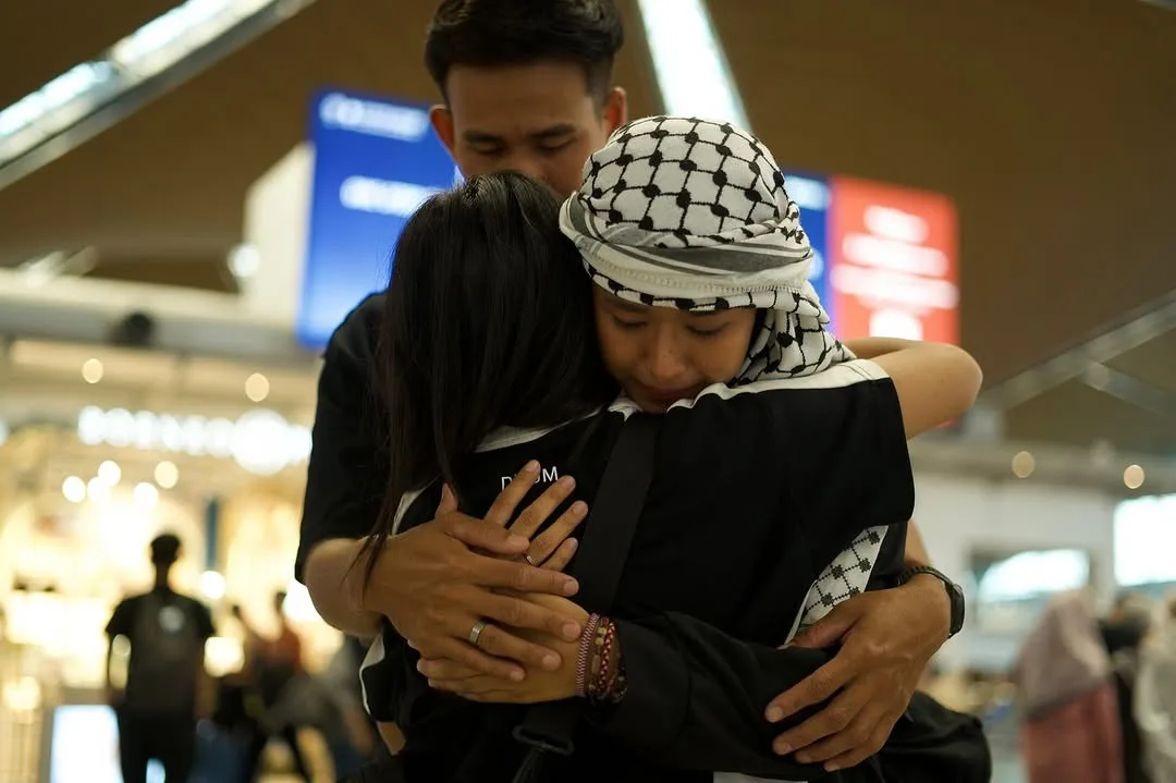 T-Shirt Putih Tanda Sokongan, Kasih Terhadap Delegasi Wanita Malaysia & Palestin "Terus Berjuang Dalam Penindasan" 46 T-Shirt Putih Tanda Sokongan, Kasih Terhadap Delegasi Wanita Malaysia & Palestin “Terus Berjuang Dalam Penindasan”