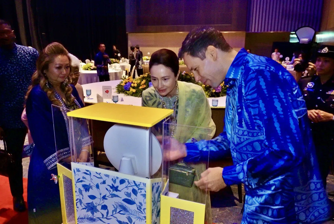 NIVEA LUMINOUS Skin Glow Serum Serikan Piala Seri Endon 2025, Raih Perhatian DYMM Permaisuri Perak Tuanku Zara Salim