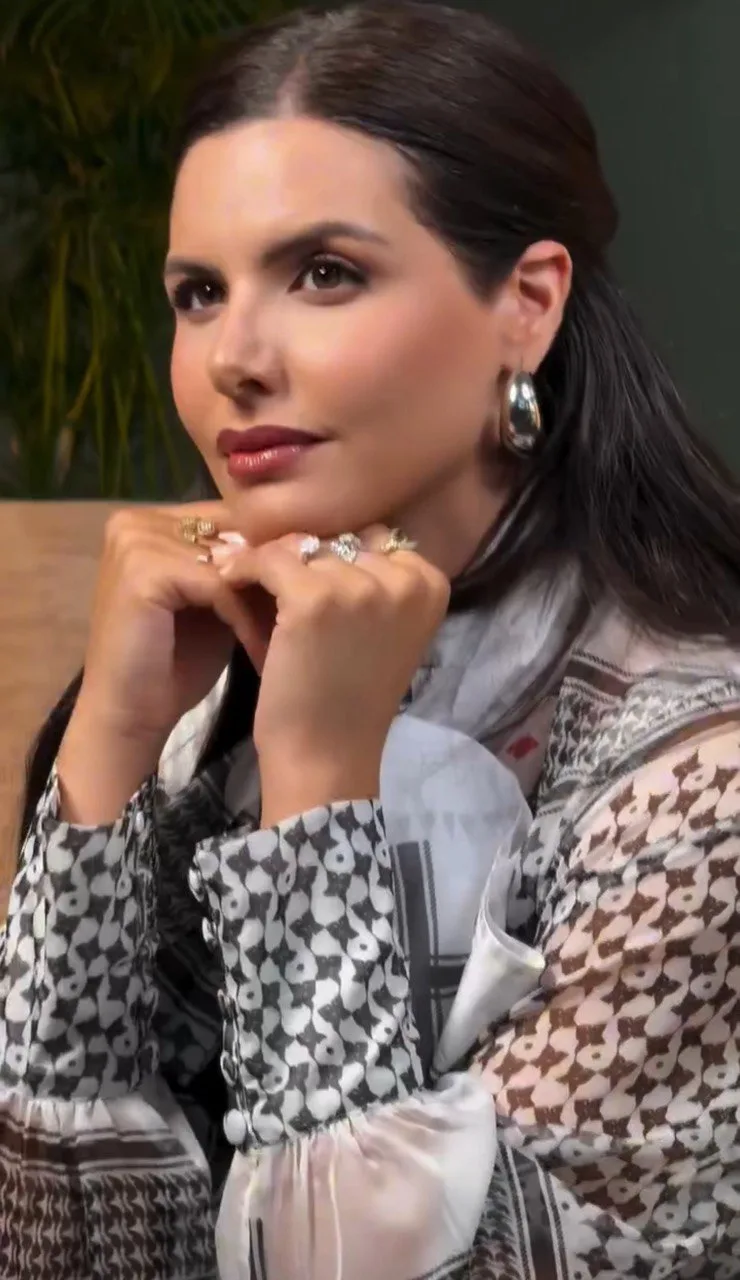 Cantik & Berjiwa Pejuang NADEEN AYOUB Wanita Palestin Pertama Terpilih Ke Miss Universe 2025