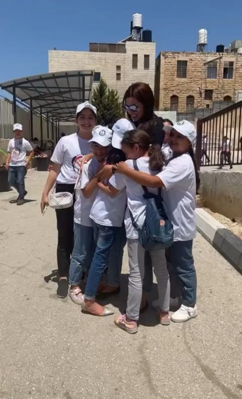 Cantik & Berjiwa Pejuang NADEEN AYOUB Wanita Palestin Pertama Terpilih Ke Miss Universe 2025