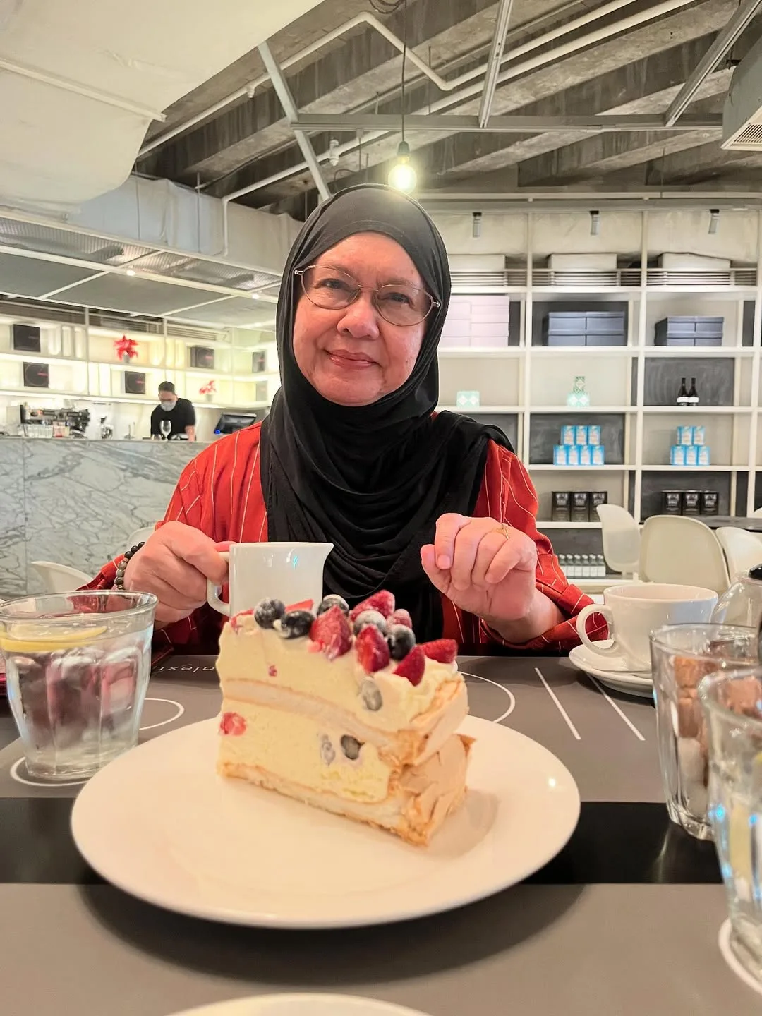 Genap Usia 70, Rezeki Fatimah Abu Bakar Dikurnia Tubuh Badan Sihat & Keluarga Bahagia!