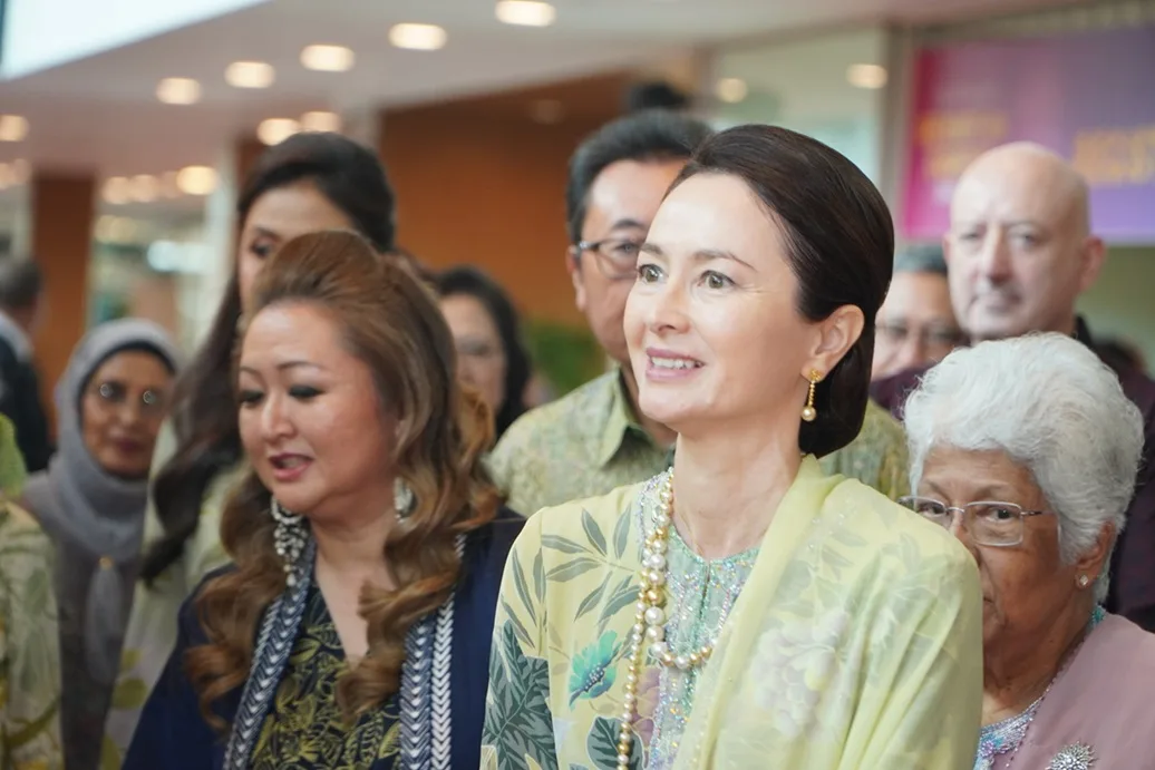 NIVEA LUMINOUS Skin Glow Serum Serikan Piala Seri Endon 2025, Raih Perhatian DYMM Permaisuri Perak Tuanku Zara Salim