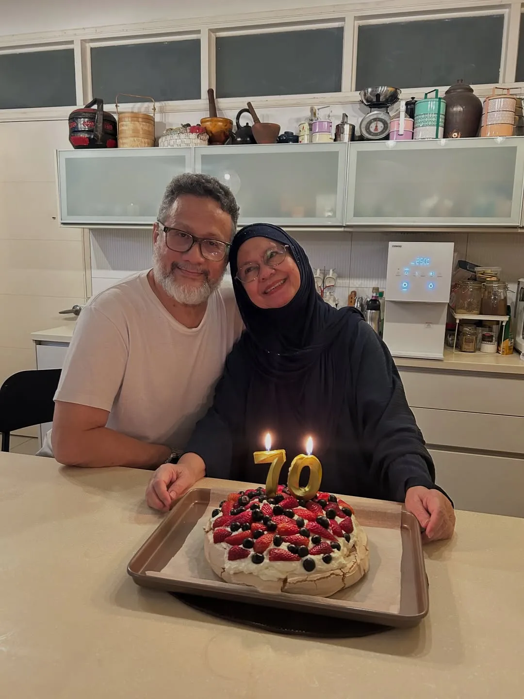 Genap Usia 70, Rezeki Fatimah Abu Bakar Dikurnia Tubuh Badan Sihat & Keluarga Bahagia!