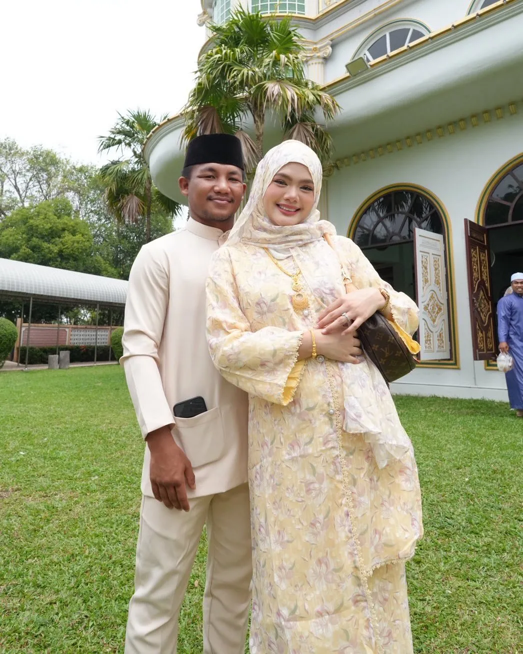 Rodtang ‘Raja Muay Thai’ Teruja Jadi Bapa, Sentiasa ‘Ratukan’ Isteri Jelitanya Aida Looksaikongdin!