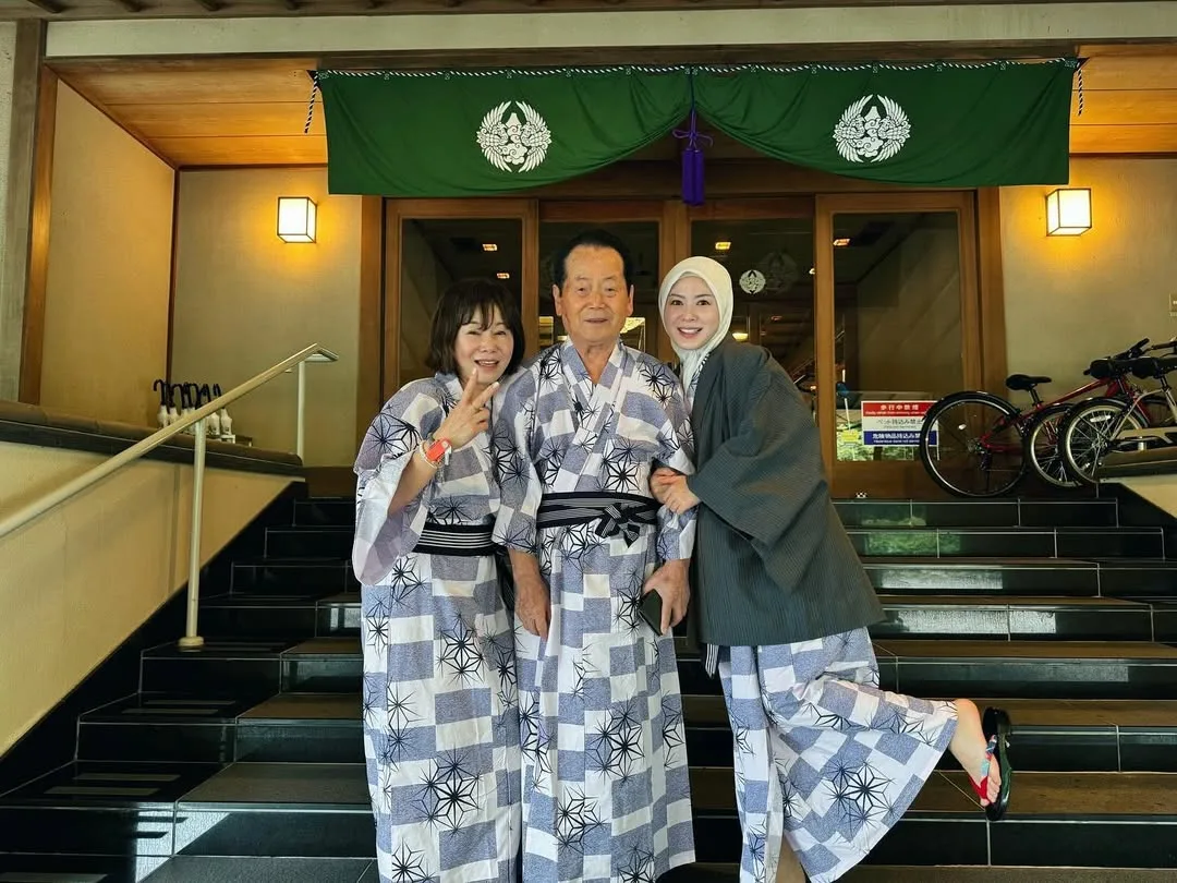 Lebih 13 Tahun Peluk Islam, Ayana Jihye Moon Jaga Ukhwah Dengan Ibu & Kini Buat Kajian Berkaitan Islam!