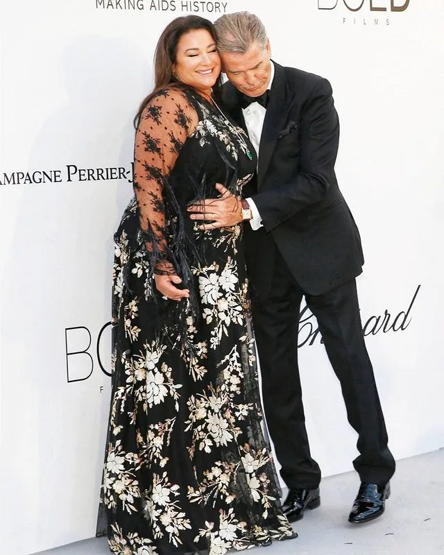 24 Tahun Kahwin, ‘James Bond’ Ini Tetap Setia & Terpikat Dengan Isteri Jelitanya Meski Dah Berusia