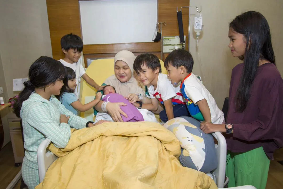 Kurniaan Terindah 15 Tahun Kahwin, Dato’ Dr Sheikh Muszaphar Bahagia Punya Isteri Solehah & 7 Cahaya Mata!