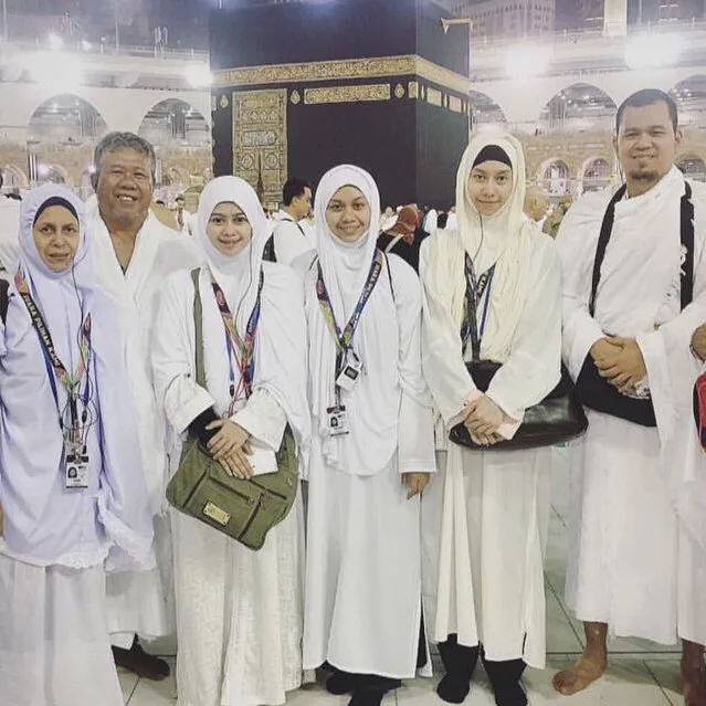 Ibu Bapa Tabah & Cekal Relakan 2 Puteri Sertai GSF, Heliza & Hazwani Helmi, “Reda Mama Abah Jadi Payung Penyelamat Kami!” 19 Ibu Bapa Tabah & Cekal Relakan 2 Puteri Sertai GSF, Heliza & Hazwani Helmi, “Reda Mama Abah Jadi Payung Penyelamat Kami!”