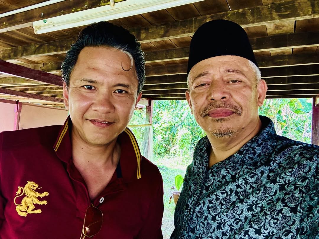 Terima Darjah Indera Mahkota Pahang Usia 58 Tahun, Anak Seni Razak Ahmad Kini Bergelar Dato’! 10 Terima Darjah Indera Mahkota Pahang Usia 58 Tahun, Anak Seni Razak Ahmad Kini Bergelar Dato’!