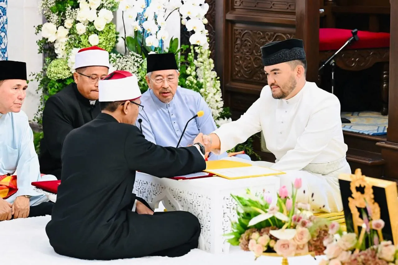 Hadir Rai Hari Bahagia Tengku Amir Shah, Penampilan & Wajah Jelita Puan Nur Lisa Idris Abdullah Jadi Tumpuan!