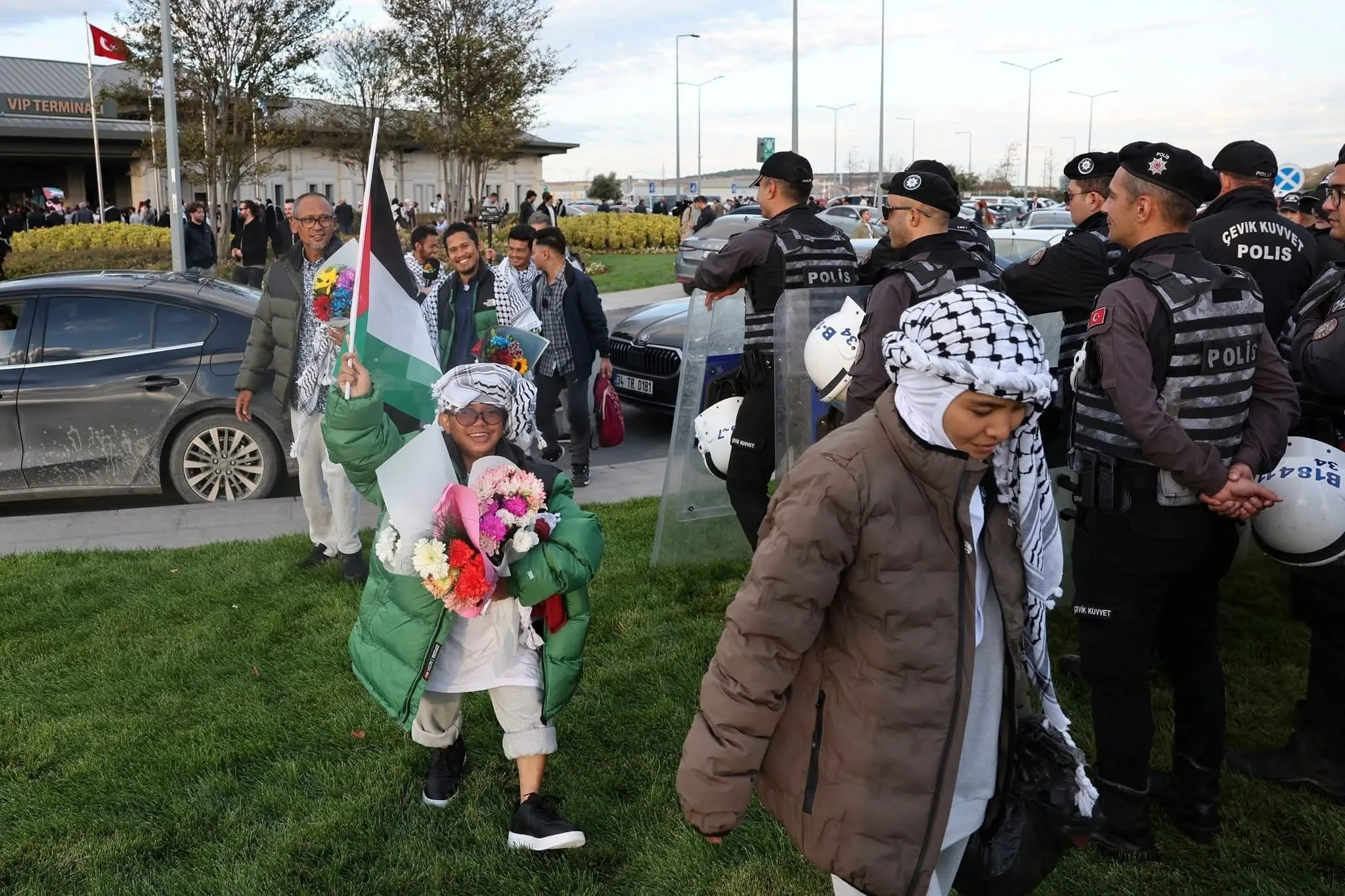 Jiwa Srikandi Ardell Aryana, Jadi Sasaran & Dicederakan Tapi Semangat Juang Bantu Rakyat Gaza Tak Pudar!