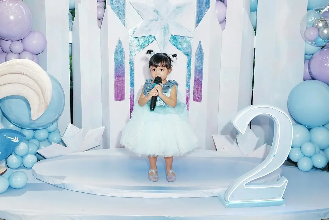 Gaya Kasual Dua Nenek Jelita, Krisdayanti & Ashanty Ketika Meraikan Bersama Ulang Tahun Cucu Mereka 10 Gaya Kasual Dua Nenek Jelita, Krisdayanti & Ashanty Ketika Meraikan Bersama Ulang Tahun Cucu Mereka