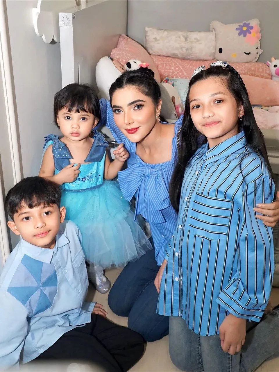 Gaya Kasual Dua Nenek Jelita, Krisdayanti & Ashanty Ketika Meraikan Bersama Ulang Tahun Cucu Mereka 14 Gaya Kasual Dua Nenek Jelita, Krisdayanti & Ashanty Ketika Meraikan Bersama Ulang Tahun Cucu Mereka