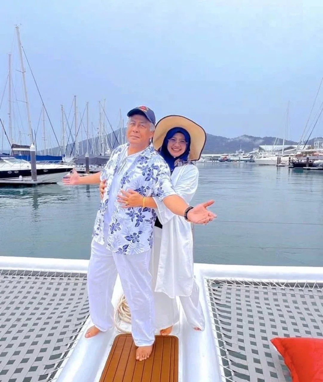 Usia Perkahwinan Cecah 8 Tahun, Ucapan Manis Datuk Jalaludin Hassan Buat Isteri Sempena ‘Anniversary’ Buat Ramai Terharu