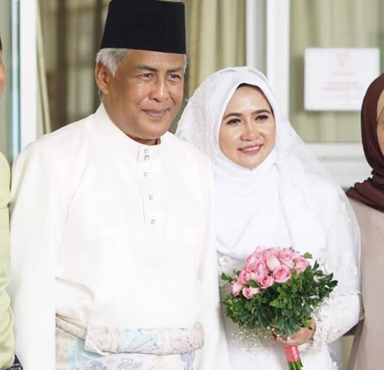 Usia Perkahwinan Cecah 8 Tahun, Ucapan Manis Datuk Jalaludin Hassan Buat Isteri Sempena ‘Anniversary’ Buat Ramai Terharu
