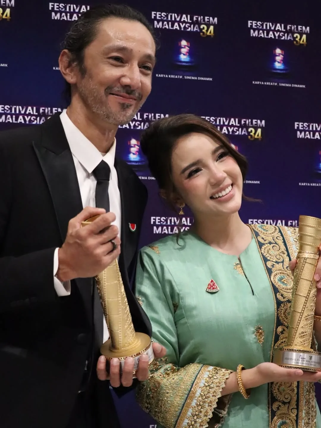 “Saya Bangga Dengan Awak,” Isteri Qi Razali Titip Kata Semangat & Syukur Suami Dinobat Pelakon Lelaki Terbaik! 8 “Saya Bangga Dengan Awak,” Isteri Qi Razali Titip Kata Semangat & Syukur Suami Dinobat Pelakon Lelaki Terbaik!