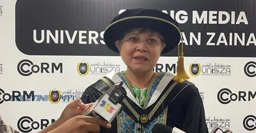 Datuk Marina Chin Terima Ijazah Kehormat Doktor Sains Sukan UniSZA, Legenda Sukan Malaysia Terus Menyala