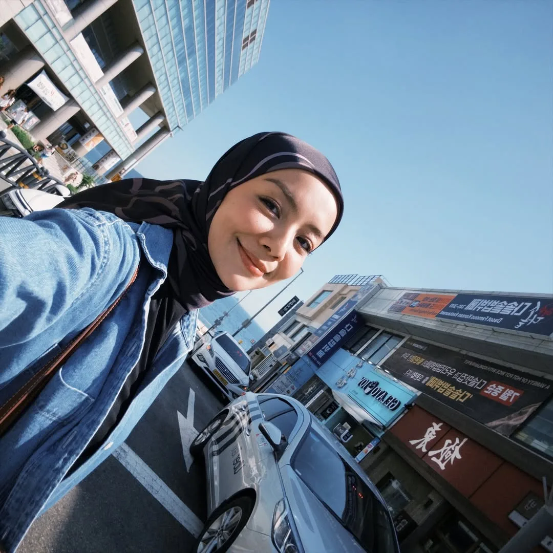 Selebriti Terkenal & Fesyen Jadi Ikutan, Mira Filzah Akui Mentua Datuk Mastura Lebih Pandai Bergaya, “Ibu Lagi Fesyen Daripada Saya”! 20 Selebriti Terkenal & Fesyen Jadi Ikutan, Mira Filzah Akui Mentua Datuk Mastura Lebih Pandai Bergaya, “Ibu Lagi Fesyen Daripada Saya”!