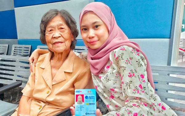 Kebanggaan ‘Laoshi’ Rohana Kini Bergelar Graduan Dengan Keputusan Cemerlang!