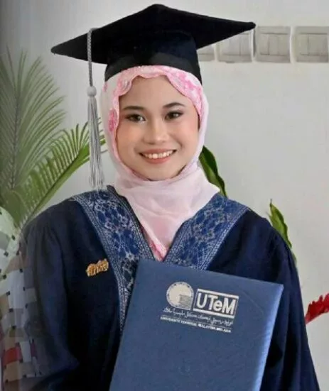 Kebanggaan ‘Laoshi’ Rohana Kini Bergelar Graduan Dengan Keputusan Cemerlang!