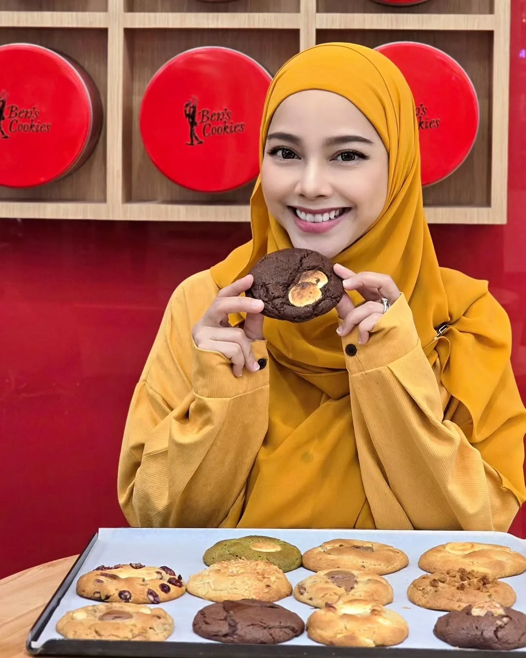 Genap 41 Tahun, Sari Yanti Titip Pesanan Buat Diri “Semakin Rapat Dengan Kematian. Semoga Dikurniakan Husnul Khatimah.” 13 Genap 41 Tahun, Sari Yanti Titip Pesanan Buat Diri “Semakin Rapat Dengan Kematian. Semoga Dikurniakan Husnul Khatimah.”