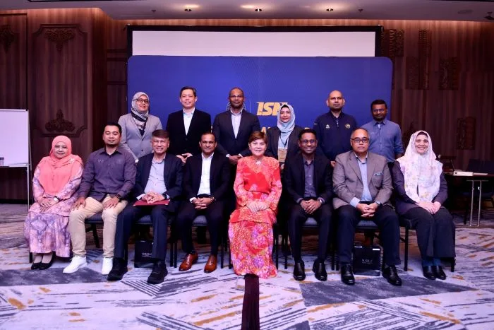 Datuk Marina Chin Terima Ijazah Kehormat Doktor Sains Sukan UniSZA, Legenda Sukan Malaysia Terus Menyala