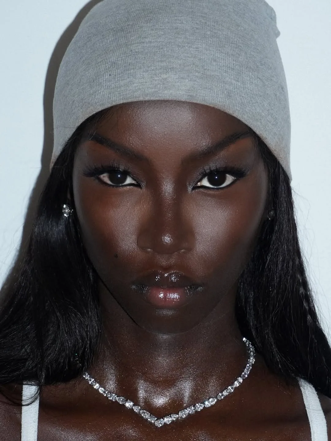 Anok Yai, Kenali Gadis Sudan & Supermodel Kulit Hitam Pertama Dinobatkan Model of the Year 2025