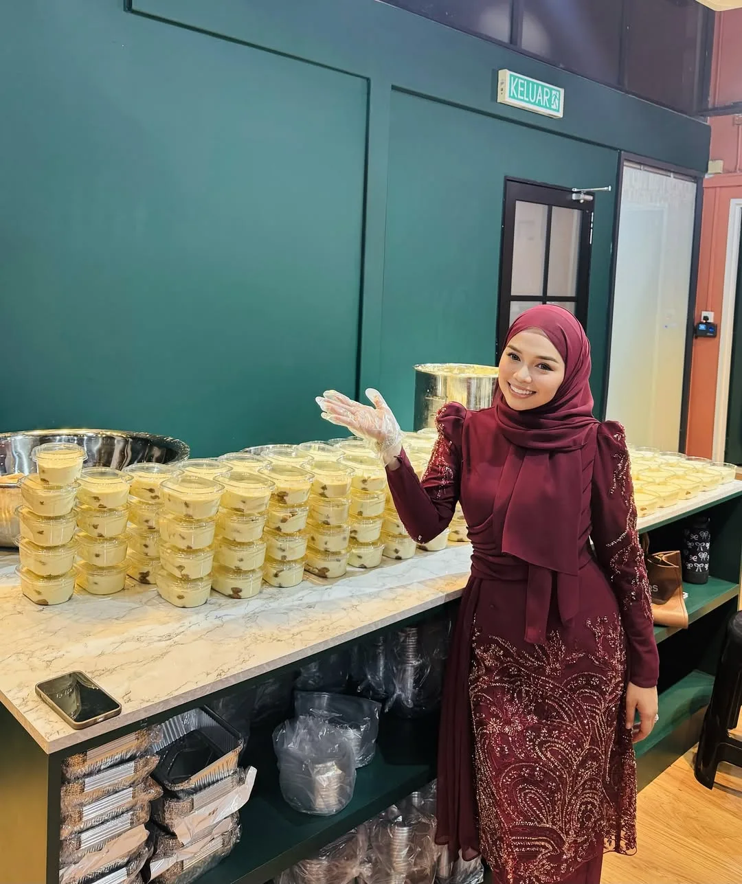 “Bawa Semua Family Ke Tanah Suci,” Usahawan Sukses Leeyana Rahman Tunai Nazar Lepas Ayahnya Kembali Sihat!