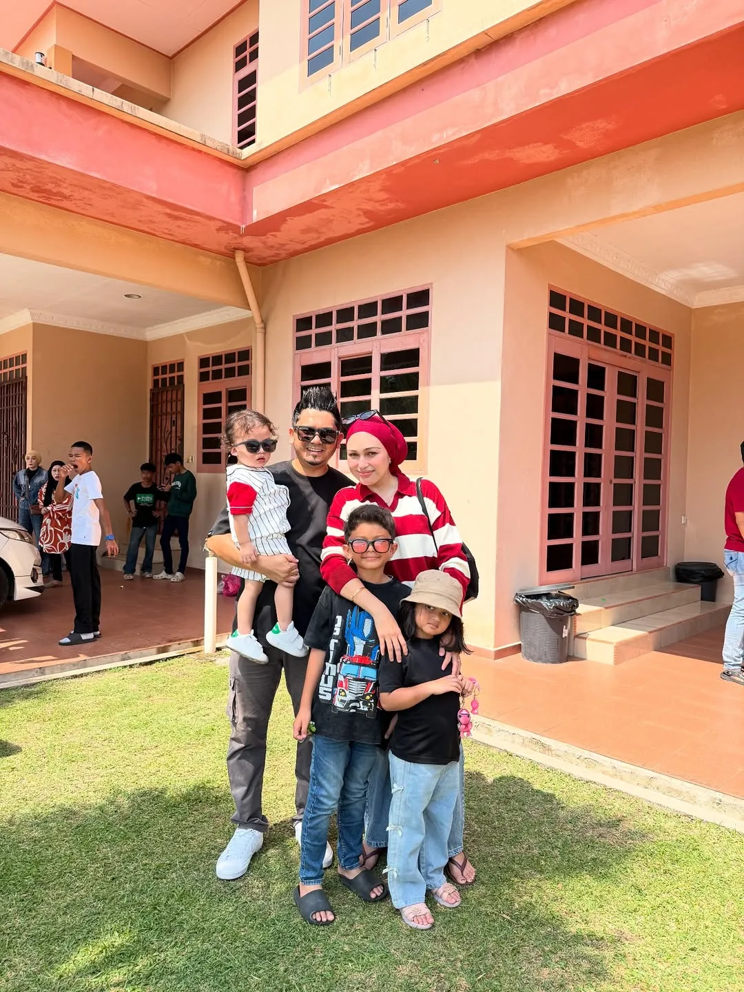 Dalam Bisnes Tak Boleh Malu, Kak Nab Dedah Pengalaman Berniaga Di Pasar Malam & Kini Dah Ada Wisma Sendiri!