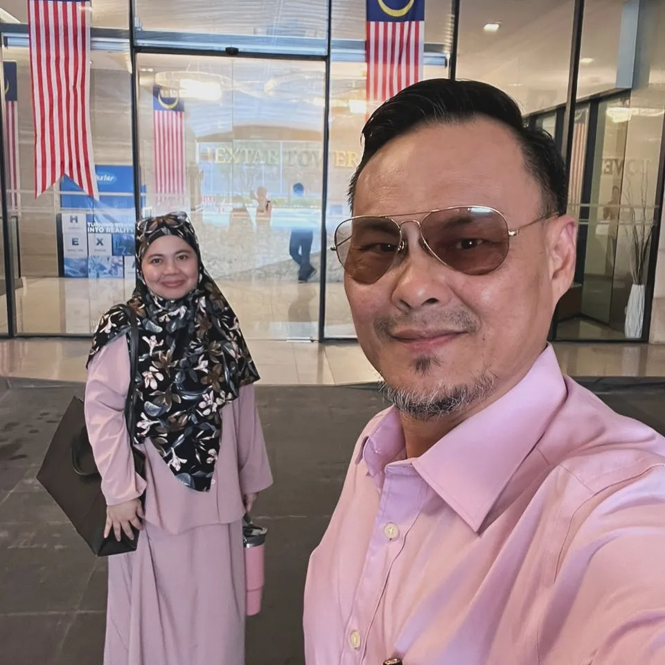 Miliki 12 Cawangan Kedai Kopi, Adam Corrie Terima Anugerah Tokoh Muallaf Atas Kejayaan Dalam Bisnes!