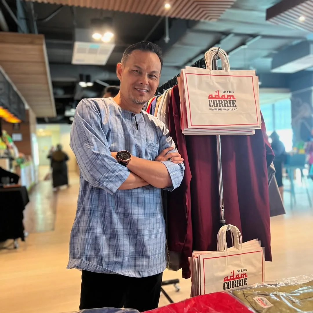 Miliki 12 Cawangan Kedai Kopi, Adam Corrie Terima Anugerah Tokoh Muallaf Atas Kejayaan Dalam Bisnes!