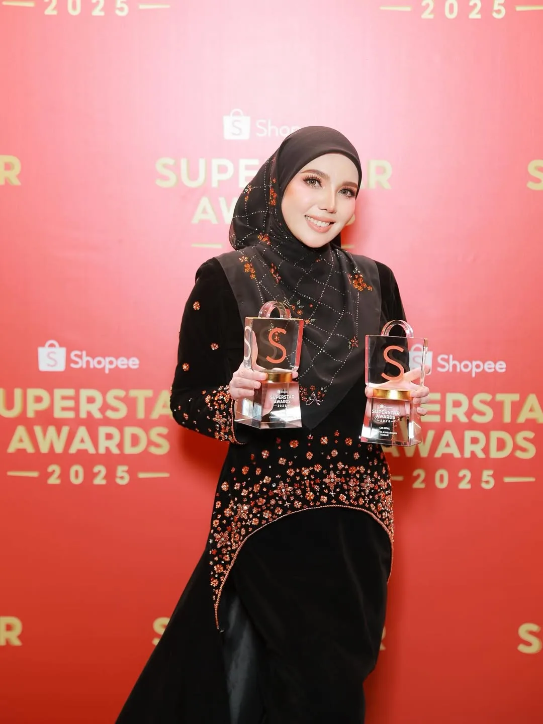 Ada Bisnes Pizza, Menang Anugerah & Duta Produk, Rezeki Cik Epal ‘Mendonia’ Tahun 2025! 23 Ada Bisnes Pizza, Menang Anugerah & Duta Produk, Rezeki Cik Epal ‘Mendonia’ Tahun 2025!