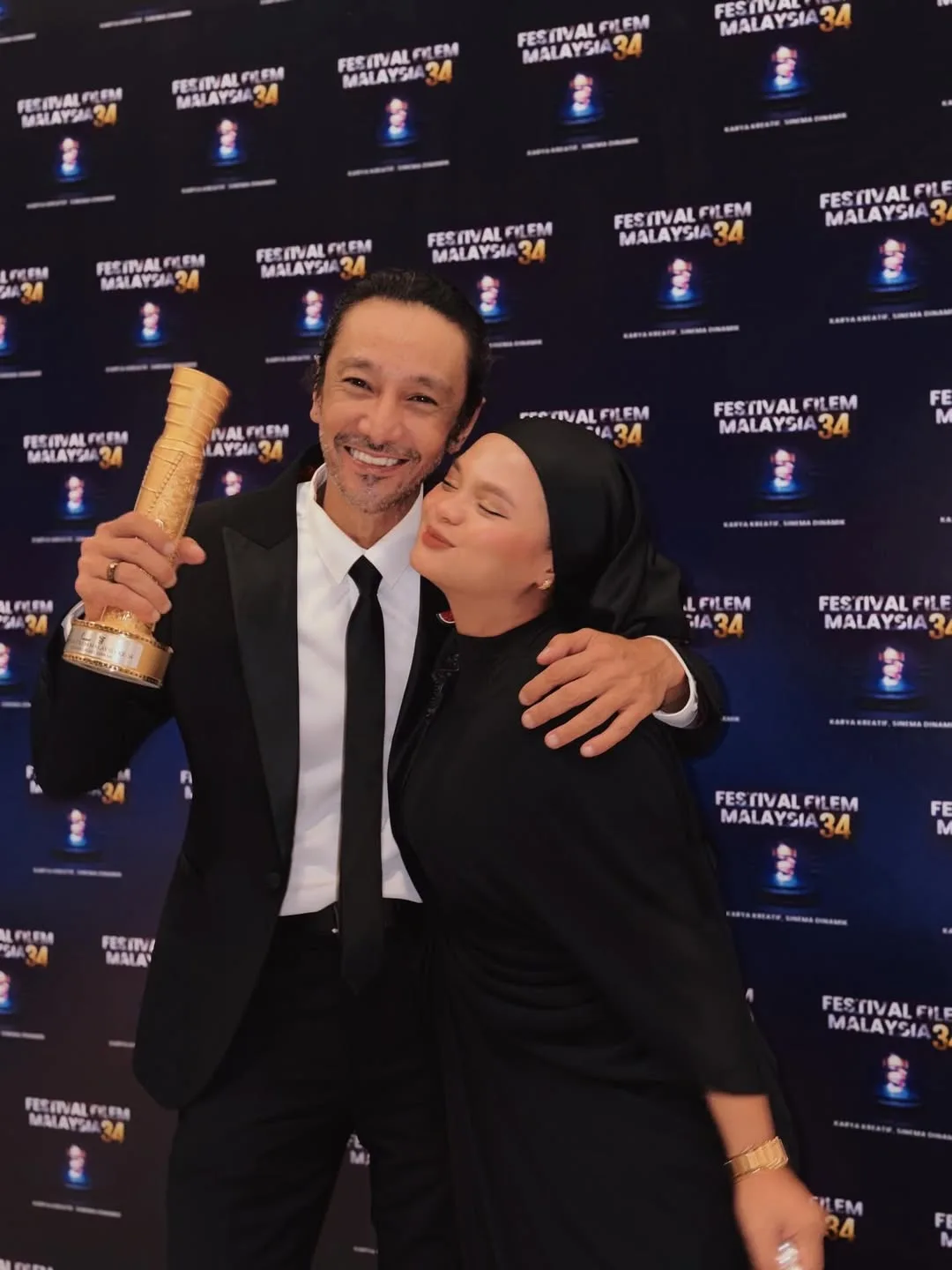 “Saya Bangga Dengan Awak,” Isteri Qi Razali Titip Kata Semangat & Syukur Suami Dinobat Pelakon Lelaki Terbaik!