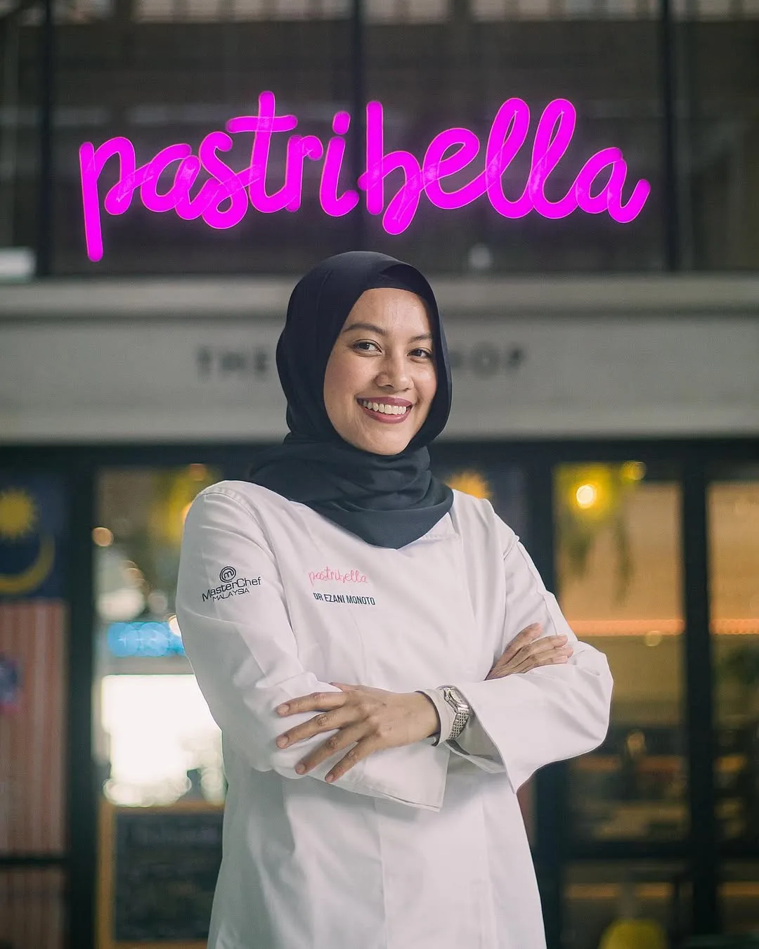 Juara MasterChef, Dari Doktor Gigi Kini Dr Ezani Kejar Minat Dunia Kulinari & Bergelar Pengusaha Pastribella! 19 Juara MasterChef, Dari Doktor Gigi Kini Dr Ezani Kejar Minat Dunia Kulinari & Bergelar Pengusaha Pastribella!