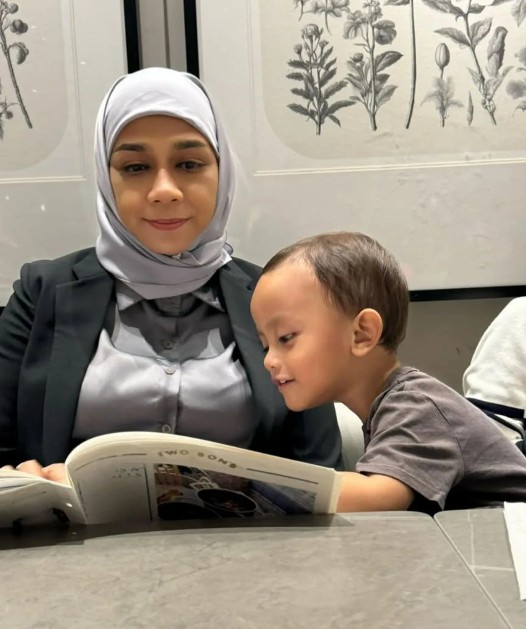 Selebriti Terkenal & Fesyen Jadi Ikutan, Mira Filzah Akui Mentua Datuk Mastura Lebih Pandai Bergaya, “Ibu Lagi Fesyen Daripada Saya”!