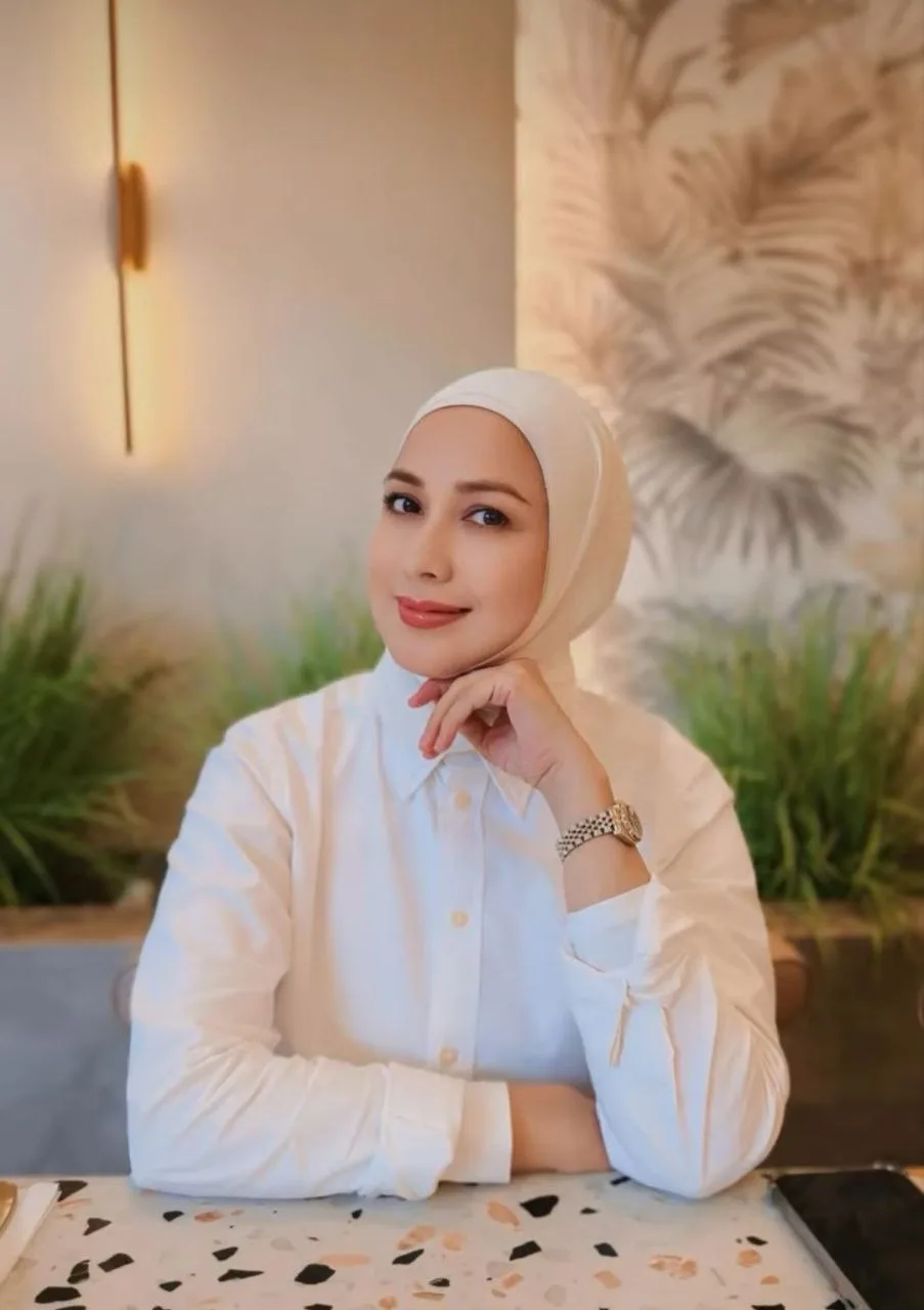 Nenda Cantik! Macam Tak Menua, Mas Anizan Genap Usia 53 & ‘Maintain’ Awet Muda