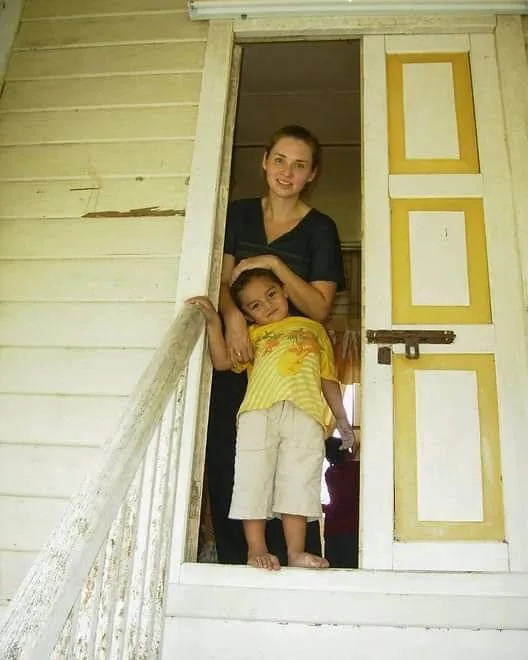 Pesona Ibu Johan Ghazali Asal Amerika, Jennana Johnson ‘Fit’ Usia 40an & Bekas Jaguh Muay Thai!