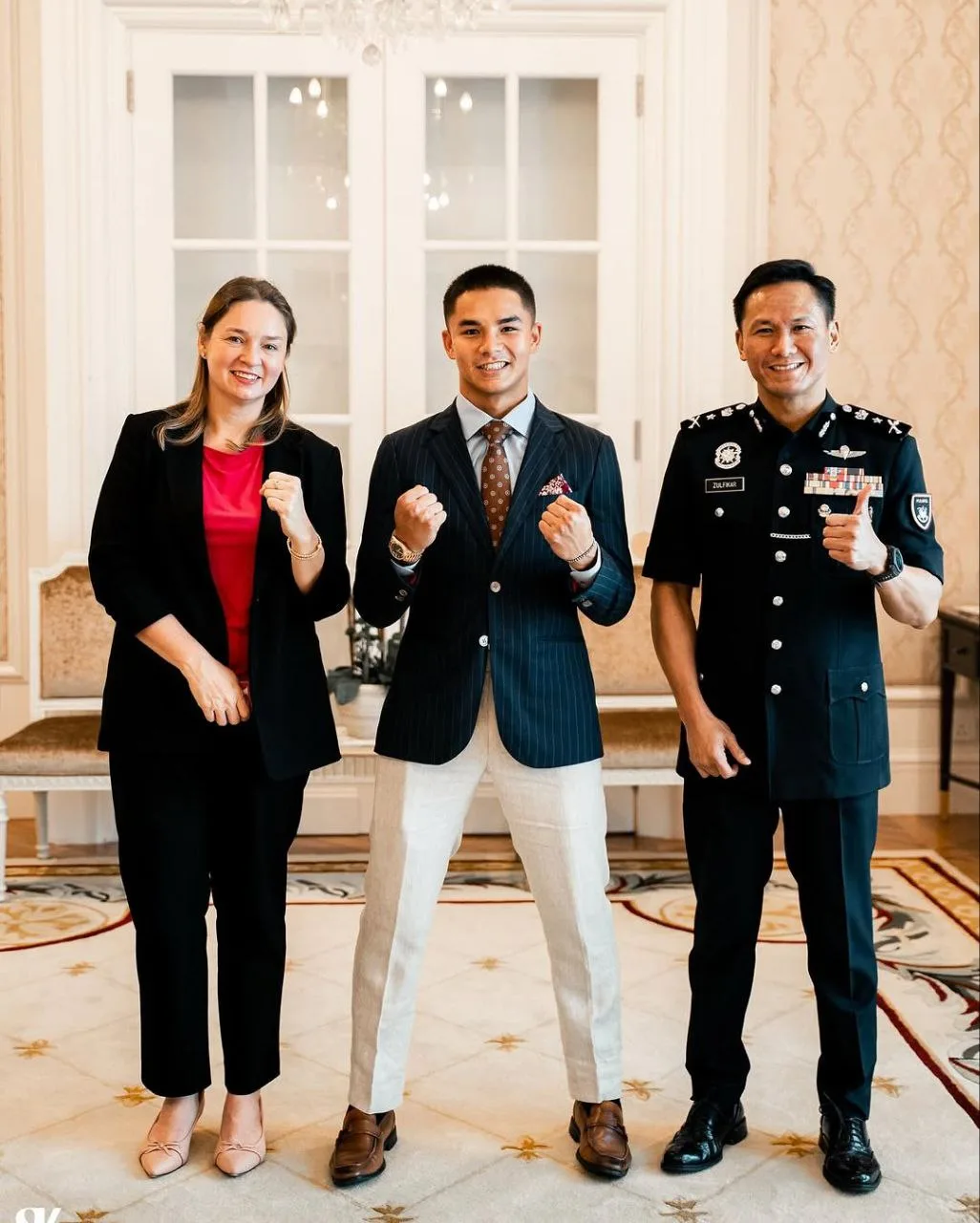 Pesona Ibu Johan Ghazali Asal Amerika, Jennana Johnson ‘Fit’ Usia 40an & Bekas Jaguh Muay Thai!