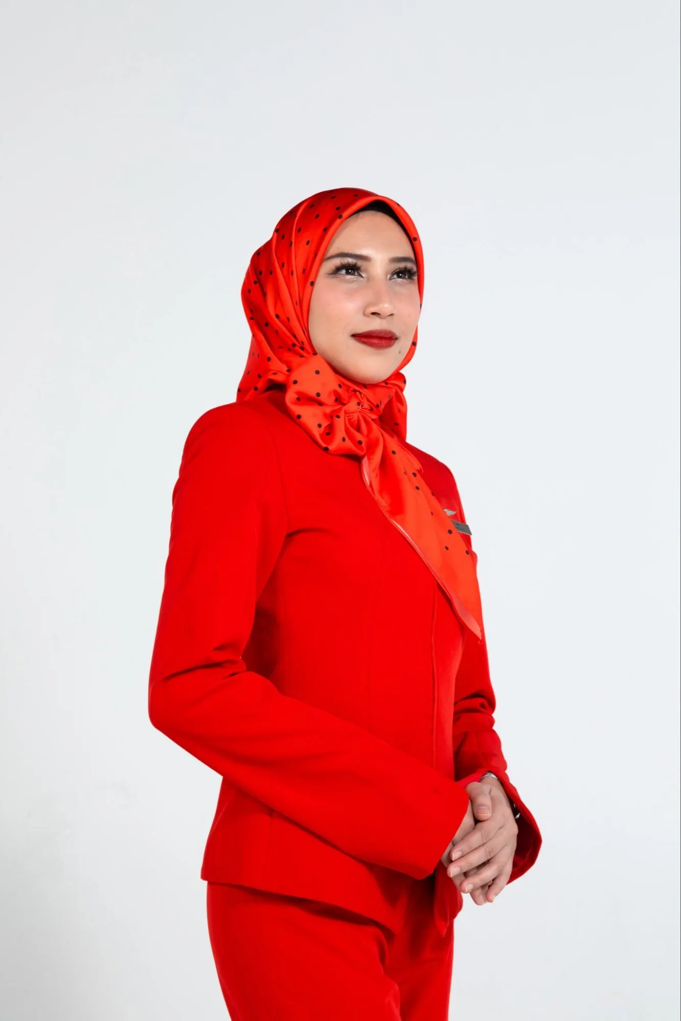 Kru Kabin AirAsia Kini Boleh Berhijab, Kemenangan Terindah & Bersejarah Buat Industri Penerbangan Malaysia