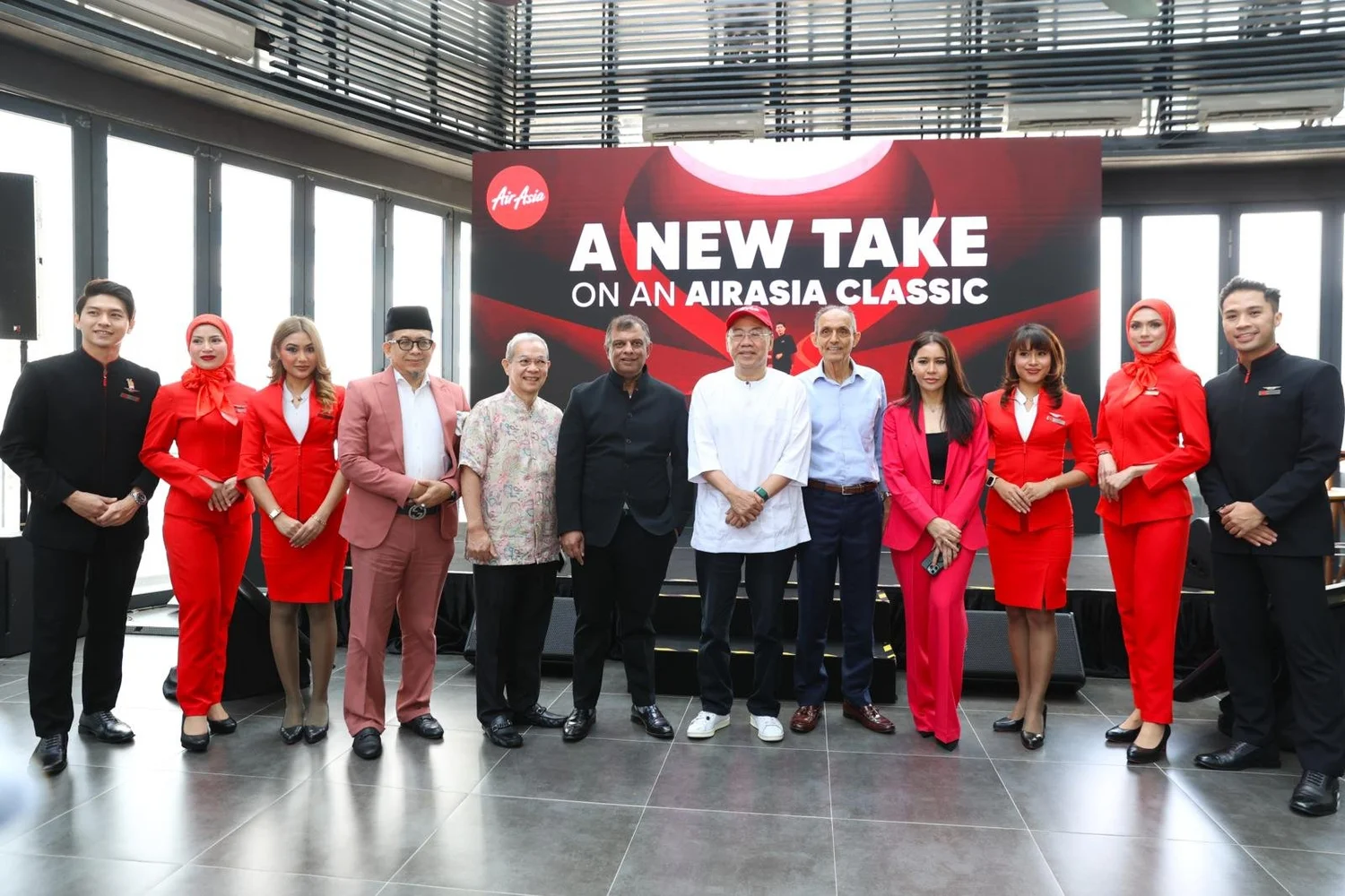 Kru Kabin AirAsia Kini Boleh Berhijab, Kemenangan Terindah & Bersejarah Buat Industri Penerbangan Malaysia